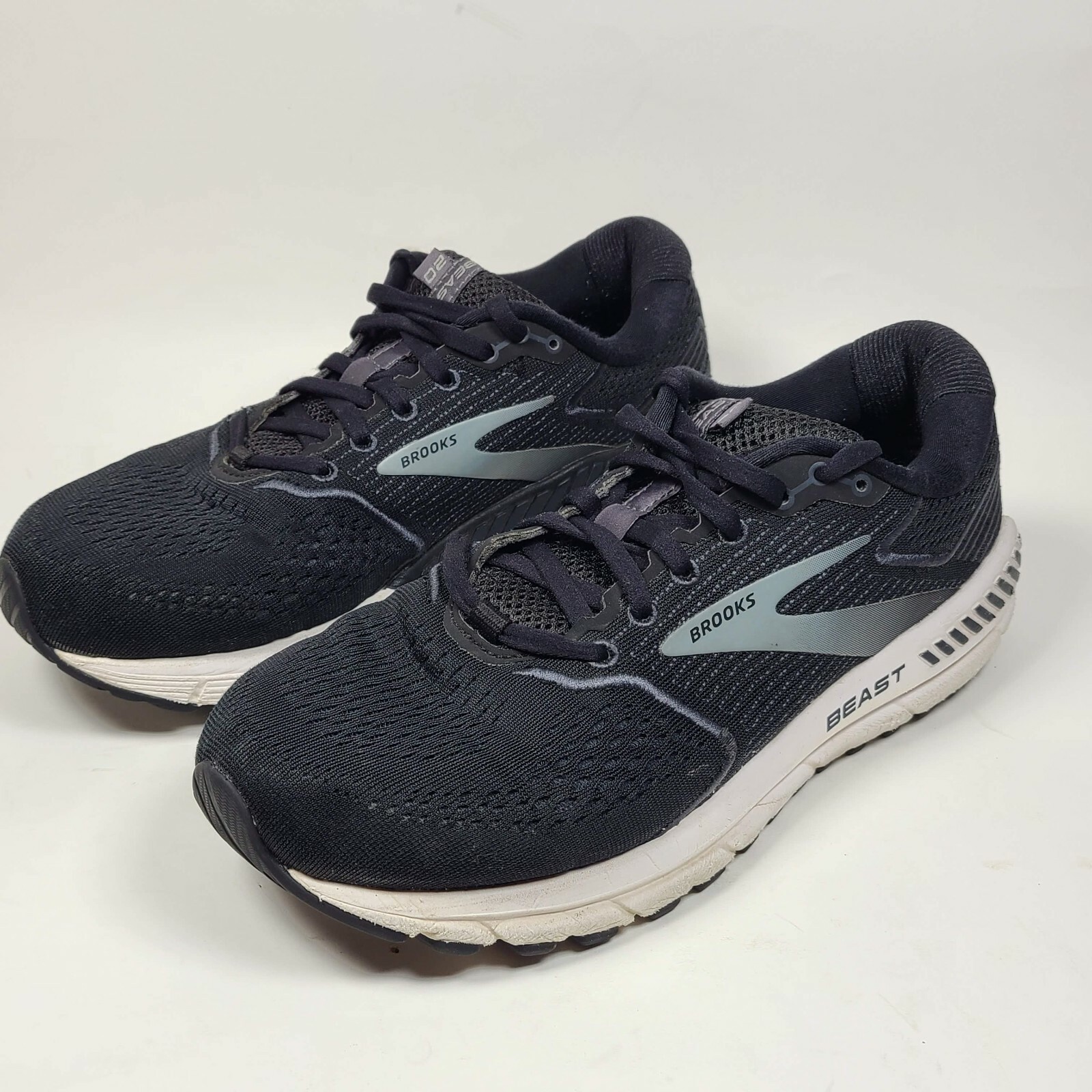 brooks beast shoes