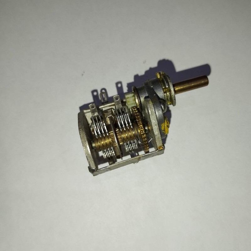 Condensateur Variable 2 X 12 Pf  2 Cages Nos DÃ©Multiplication 2 Tours   Cv/Fr