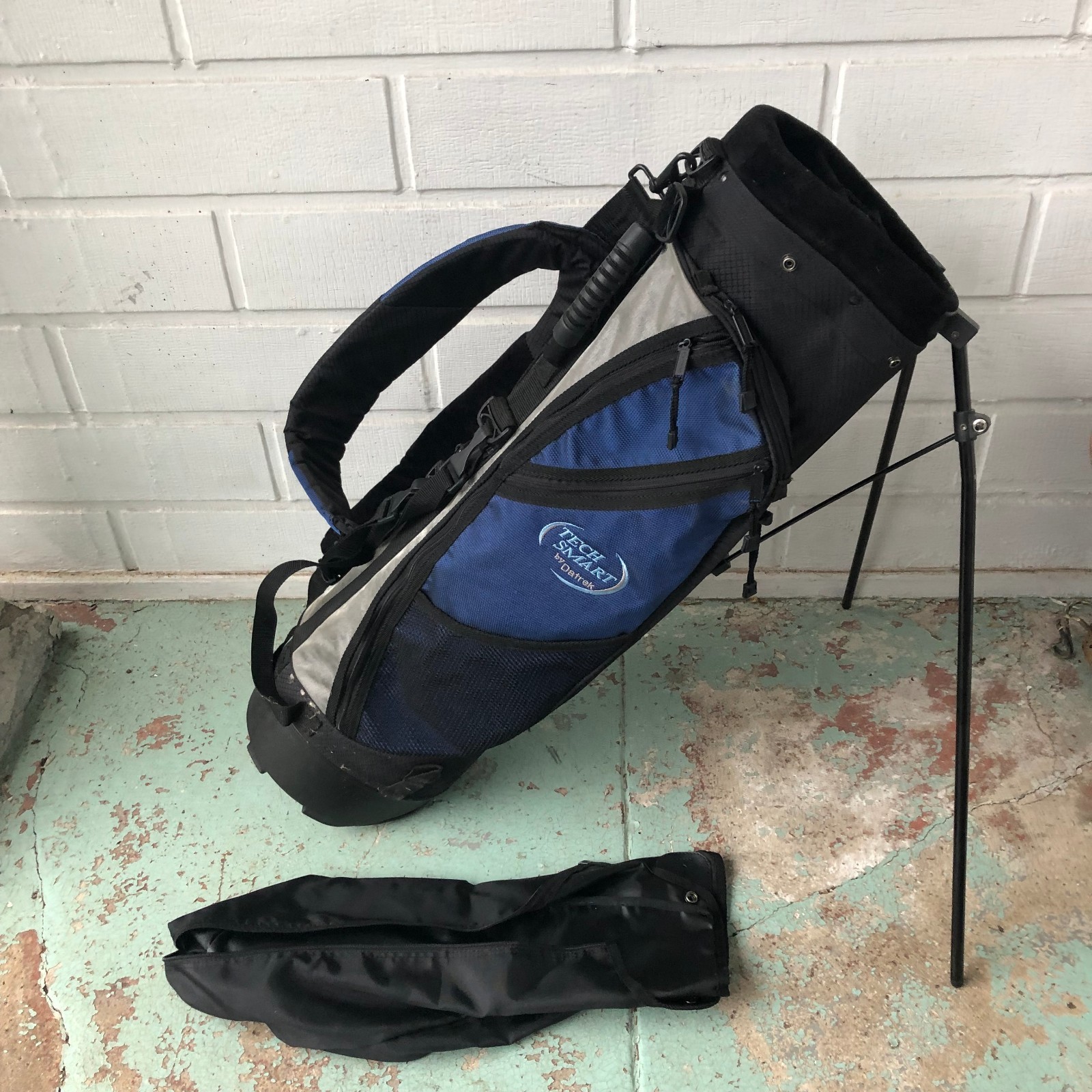 Datrek golf bag with stand izzo straps and cover in great condition.