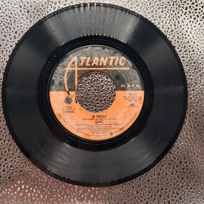 Chic - Savoir Fire; Le Freak - 1978 Vinyl Record 45 RPM