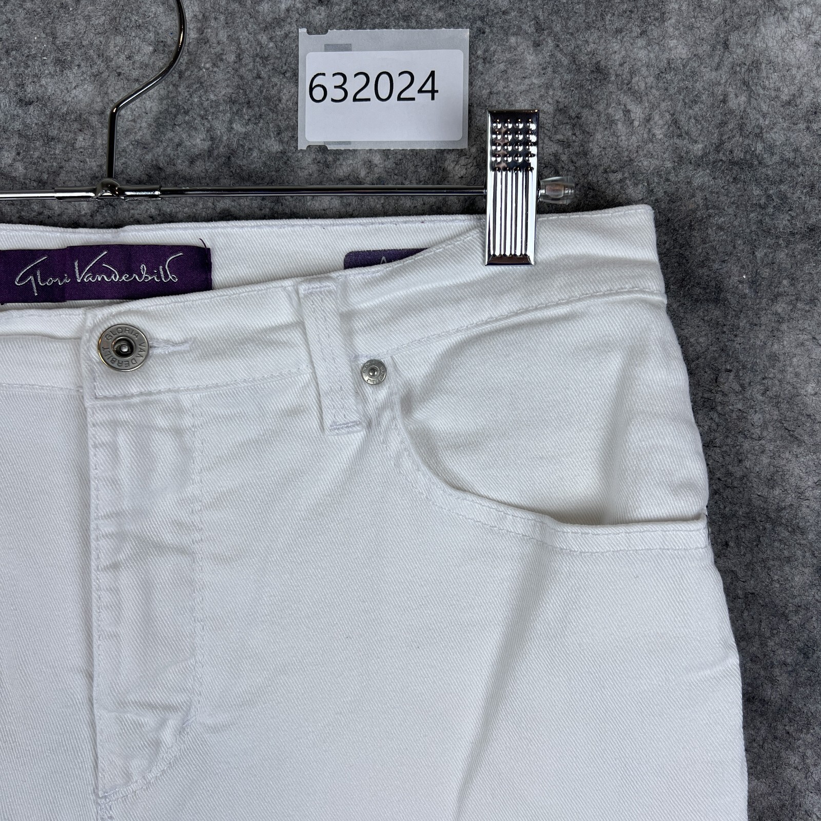 Gloria Vanderbilt Jeans Womens 6 White Amanda Capri Missy Mid Rise Pants
