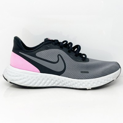 

Nike Womens Revolution 5 BQ3207-004 Серые кроссовки для бега, размер 7, Серый, Revolution 5
