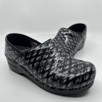 Sanita nursing clogs on sale on sale