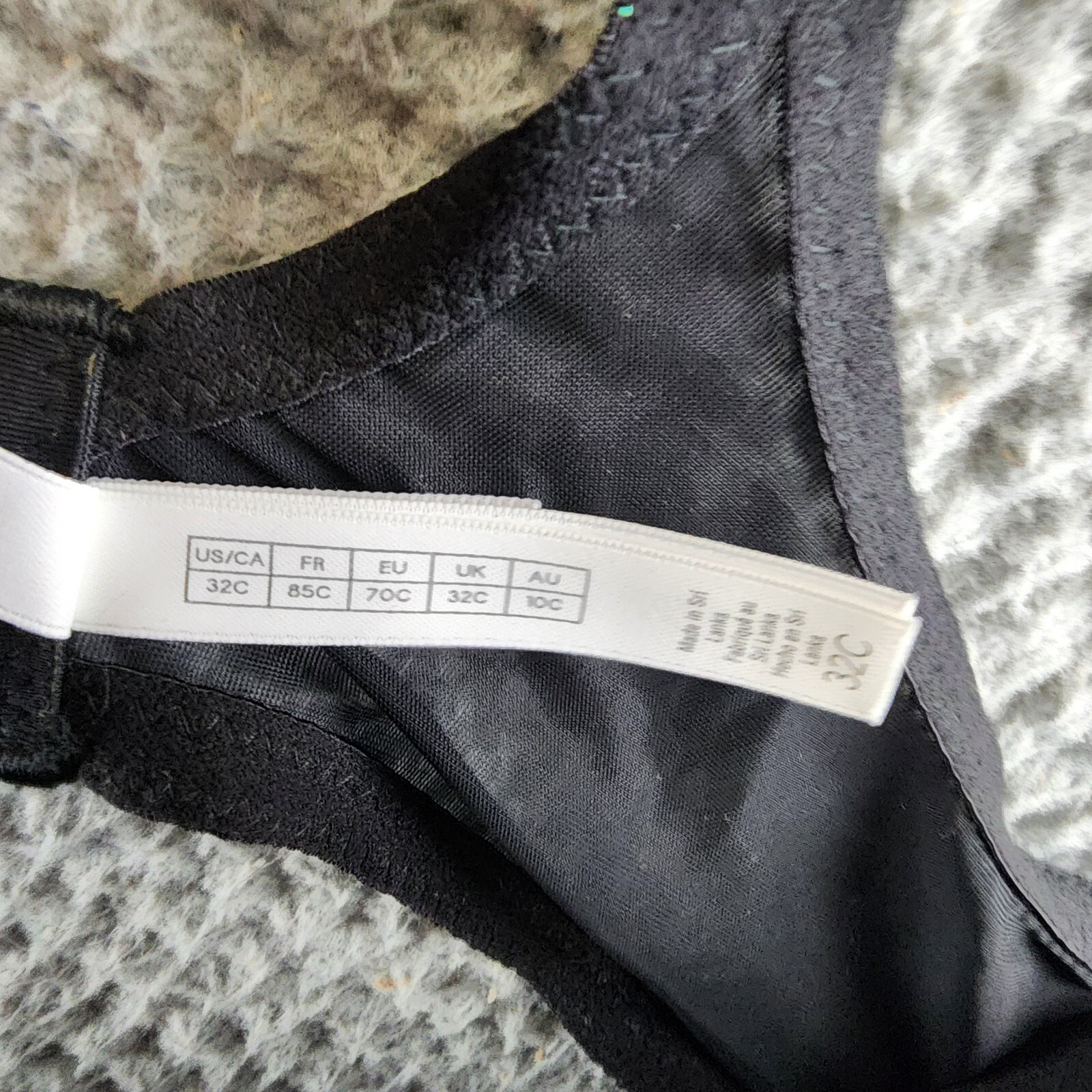 Le Mystère Sheer Seduction Wireless Bra Women's 32C Black Hook & Eye Closure - Picture 10 of 13