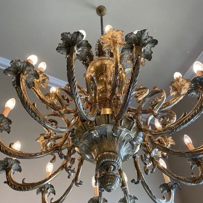 Beautiful 1930s Art Deco Glass Drops Silver-Plated Bronze Fitting Chandelier
