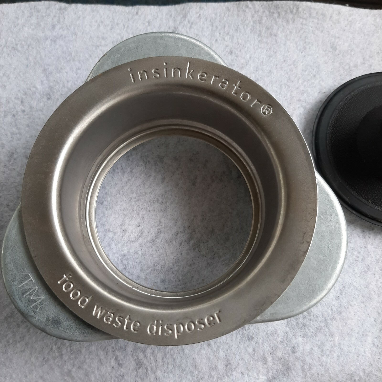 InSinkerator Badger 5 Garbage Disposal Top Mounting Bracket Drain Plug