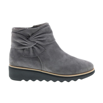 

Clarks Sharon Salon 26147368 Женские серые замшевые ботильоны и ботильоны, Серый, Clarks Sharon Salon
