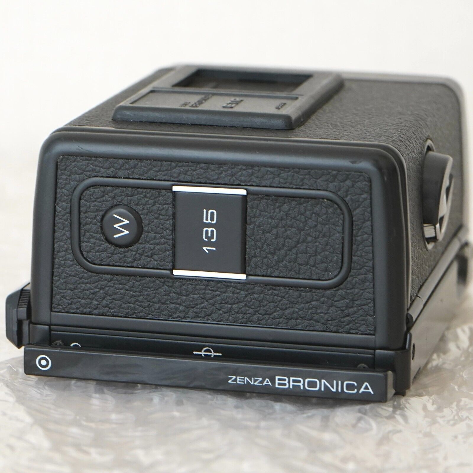 Near MINT Zenza Bronica ETR 135 W Film Back Holder 135 for Near MINT Zenza Bronica ETR 135 W Film Back Holder 135 for