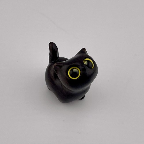 Adorable Tiny Black Wood Cat Desk Figurine 1.25 Inch
