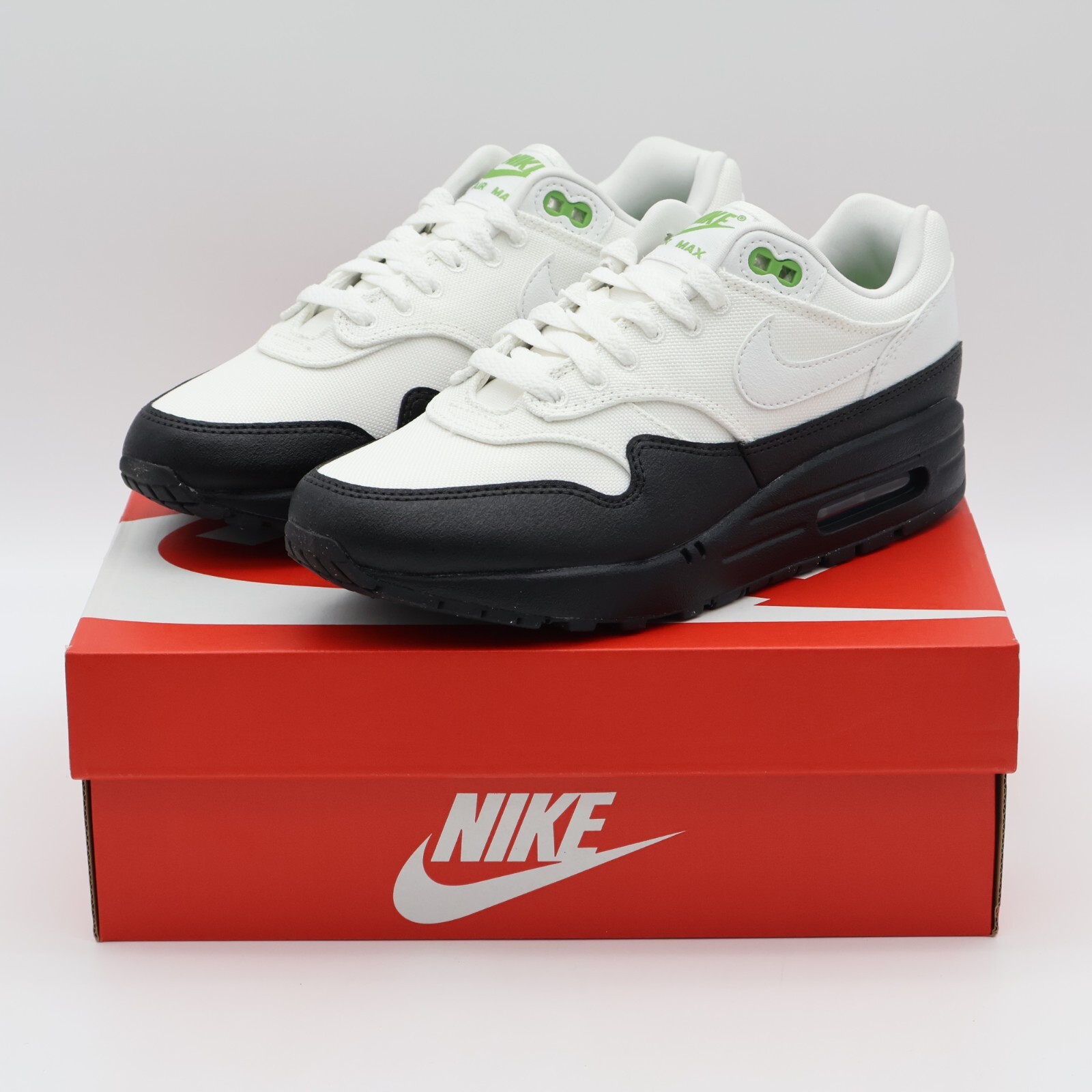 FZ5160-121 Nike Air Max 1 SE Summit White Black White FZ5160-121 Nike Air Max 1 SE Summit White Black White