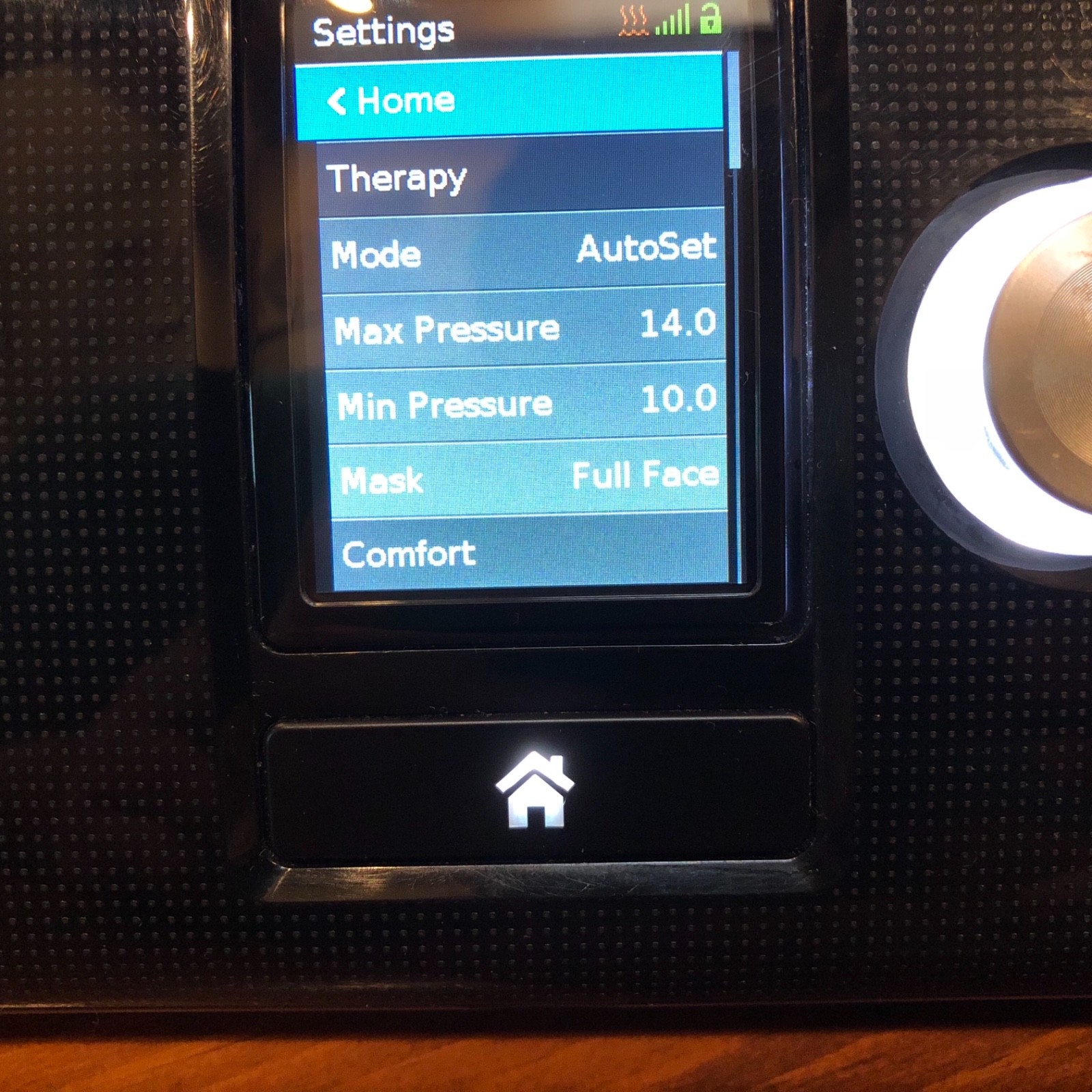 ResMed AirSense 10 AutoSet CPAP, Heated Humidifier & Travel Bag, included, APAP