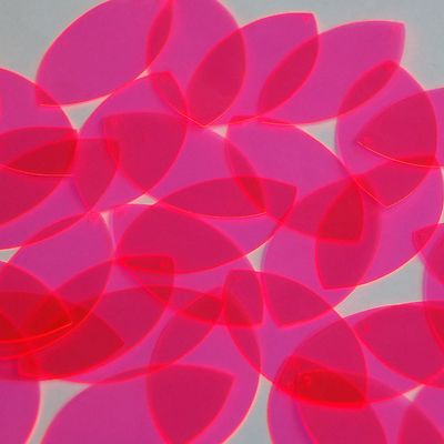 Navette Leaf Vinyl Shape 1.5'' Hot Pink Go Go Fluorescent Edge Glow