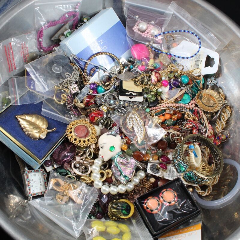 7lb 10oz Vintage Broken Jewelry Junk Craft DIY Wearable Pins Necklaces Parts