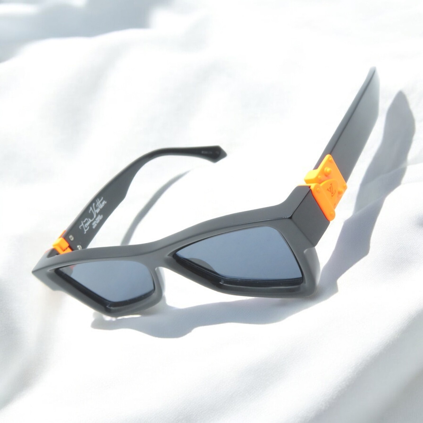 LOUIS VUITTON Z1161E SKEPICALS BLACK ORANGE Sunglasses w/Box LOUIS VUITTON Z1161E SKEPICALS BLACK ORANGE Sunglasses w/Box