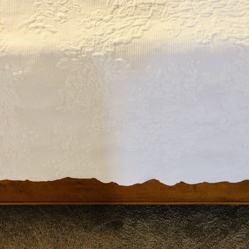 Queen MATELASSE White COVERLET/BEDSPREAD SCALLOPED French Floral COMPANY STORE