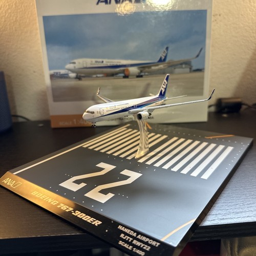 全日空　ANA B767-300ER 1/400 ScaleModelStore.com :: JC Wings 1:400 - EW4763003 - ANA All