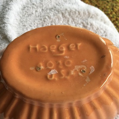 lovely vintage haeger planter...peach colored....scalloped