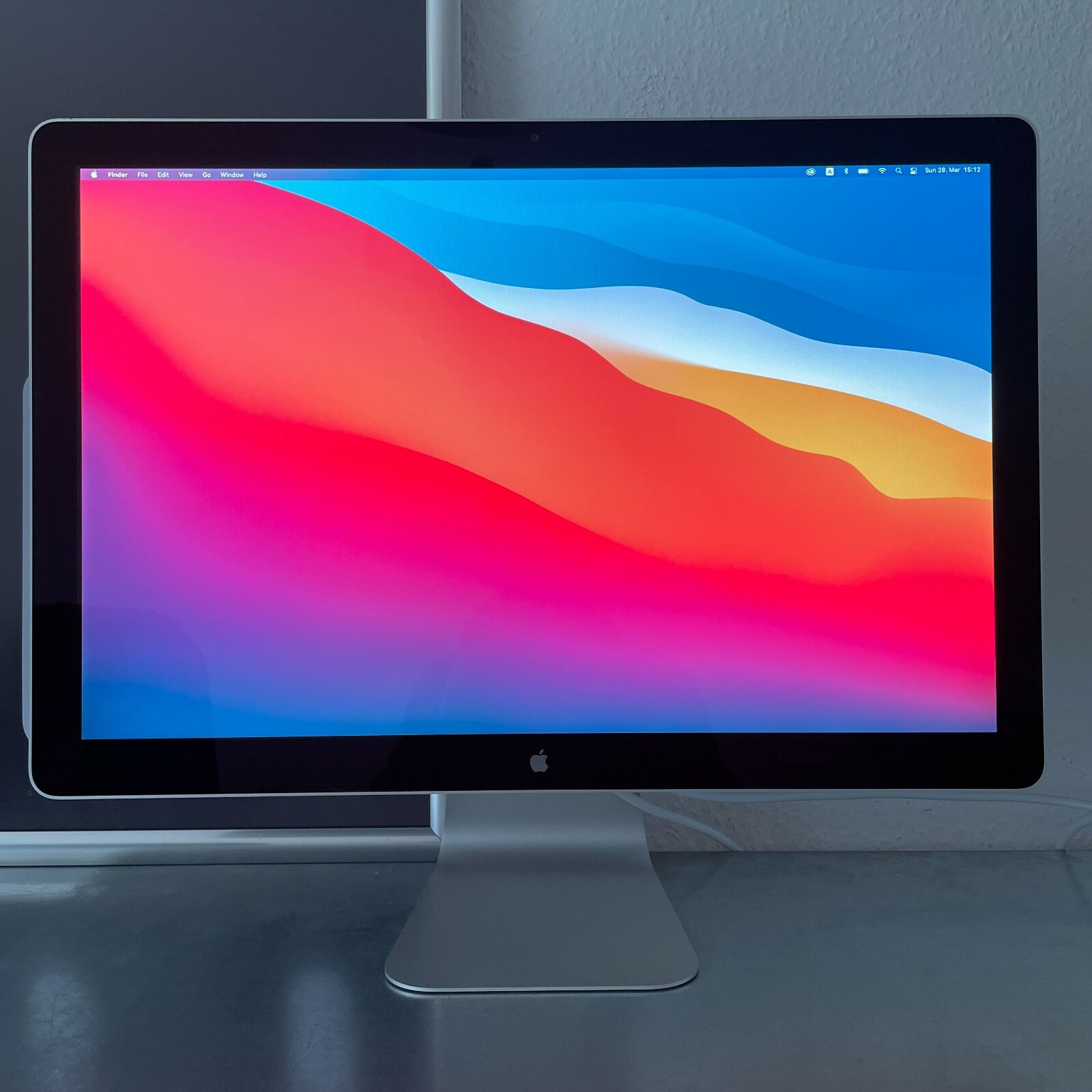 Apple LED Cinema Display 24 Zoll 16:9 Monitor mit Thunderbolt 3 USB-C Adapt.