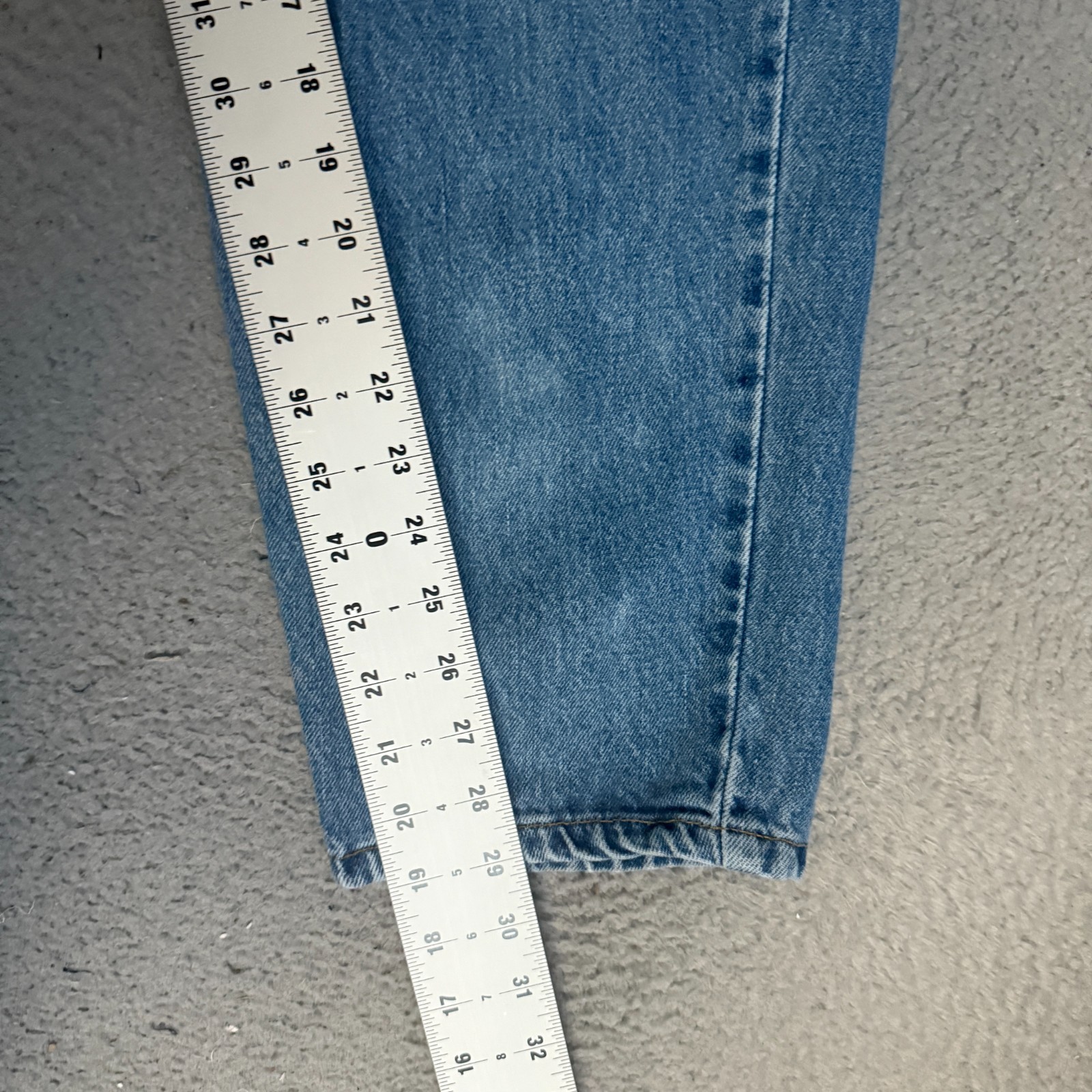 Levis 560 Jeans Mens Size 36 x 30 Loose Tapered Blue Vintage *