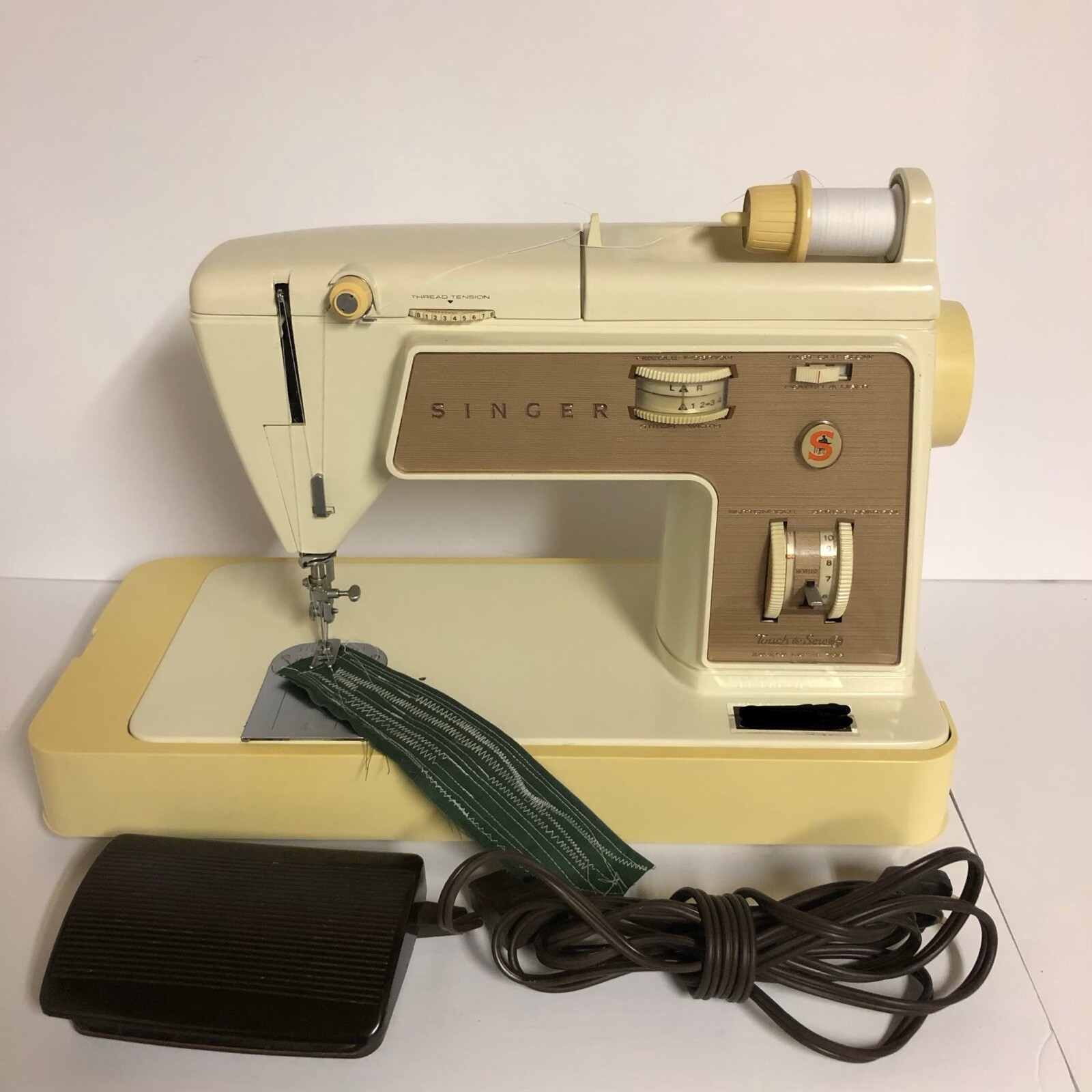 Singer Zig Zag 758 Touch-N-Sew Sewing Machine w/ Foot Pedal