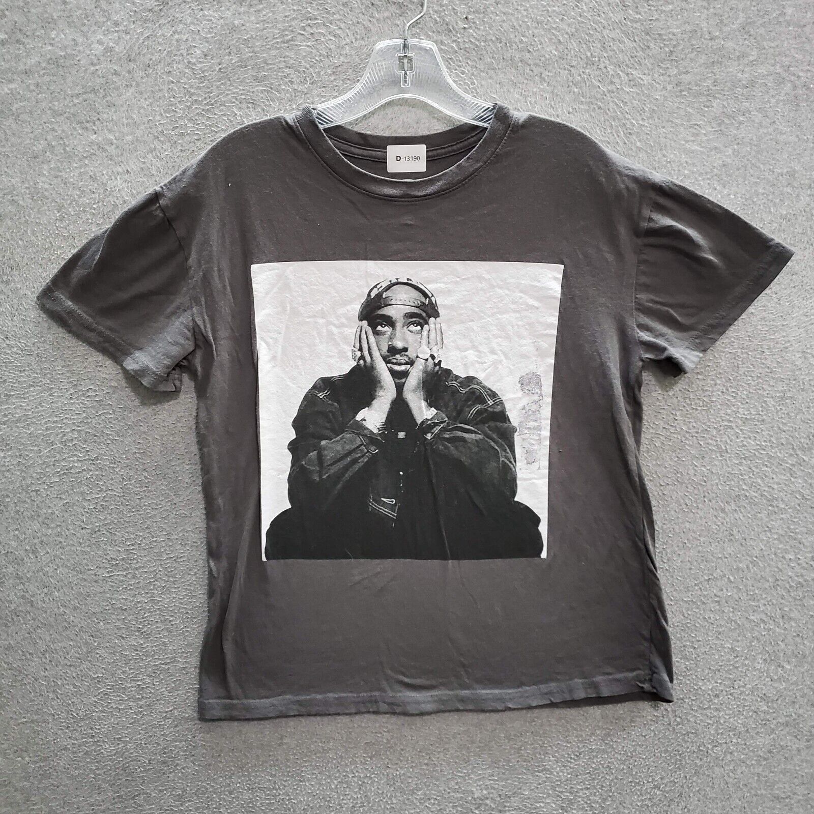 2PAC Men T-Shirt Medium Gray Tupac Shakur Portrait Graphic 2PAC Men T-Shirt Medium Gray Tupac Shakur Portrait Graphic