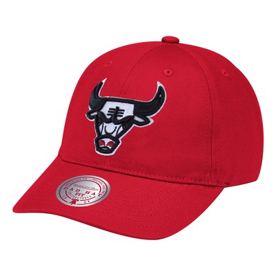 Бейсболка для папы с ремешком на затылке команды Chicago Bulls, красная, Один размер