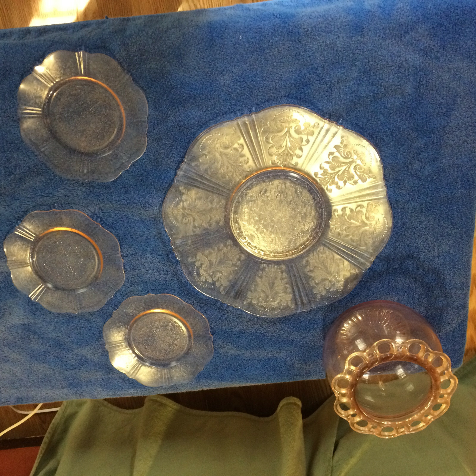 vintage depression glass =cake plate with 3 small plates & cookie jar.