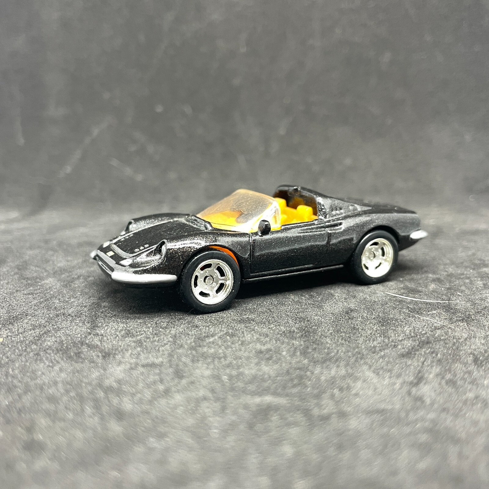 ホットウィール　Ferrari Dino246GTS 1/18 未開封 ホットウィール Ferrari Dino246GTS 1/18 未開封 Review
