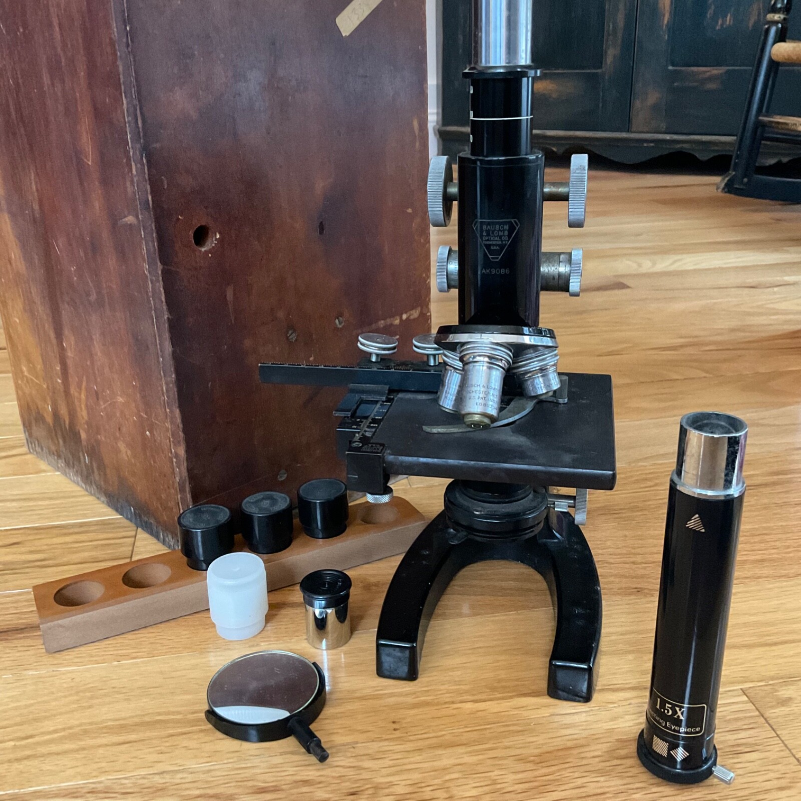 VINTAGE BAUSCH & LOMB OPTICAL CO MICROSCOPE IN WOOD CASE