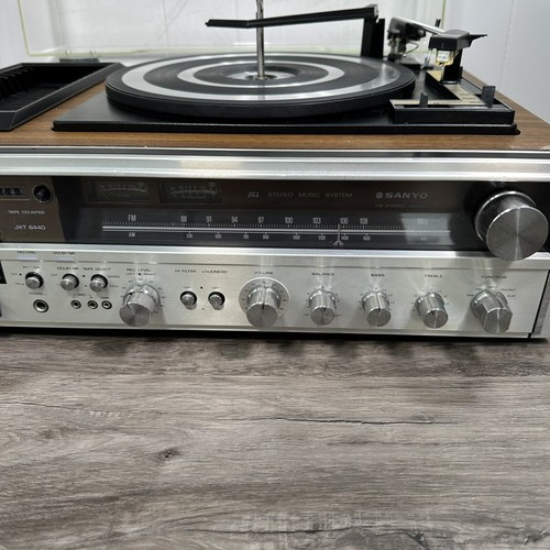 Vintage SANYO JXT-6440 Turntable Stereo System AM/FM Radio,