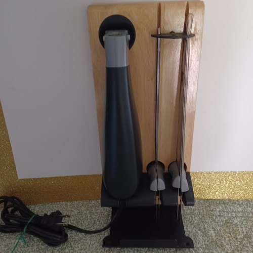 Cuisinart CEK-40 Black Electric Knife with Bread and Carving Blades Pre owned
