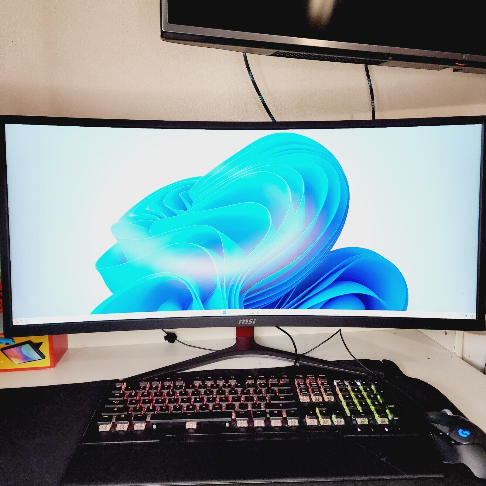 MSI Optix MAG341CQ 34 MSI Optix MAG341CQ 34