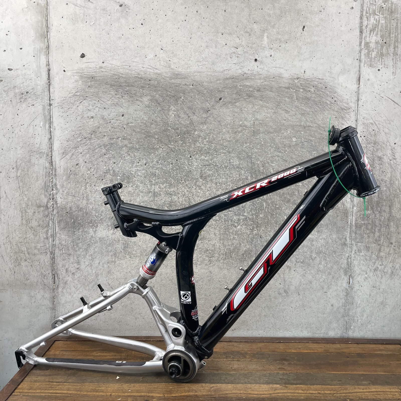 Vintage GT I-Drive Mountain Bike Frame 19 in XCR 2000 IDrive Vintage GT I-Drive Mountain Bike Frame 19 in XCR 2000 IDrive