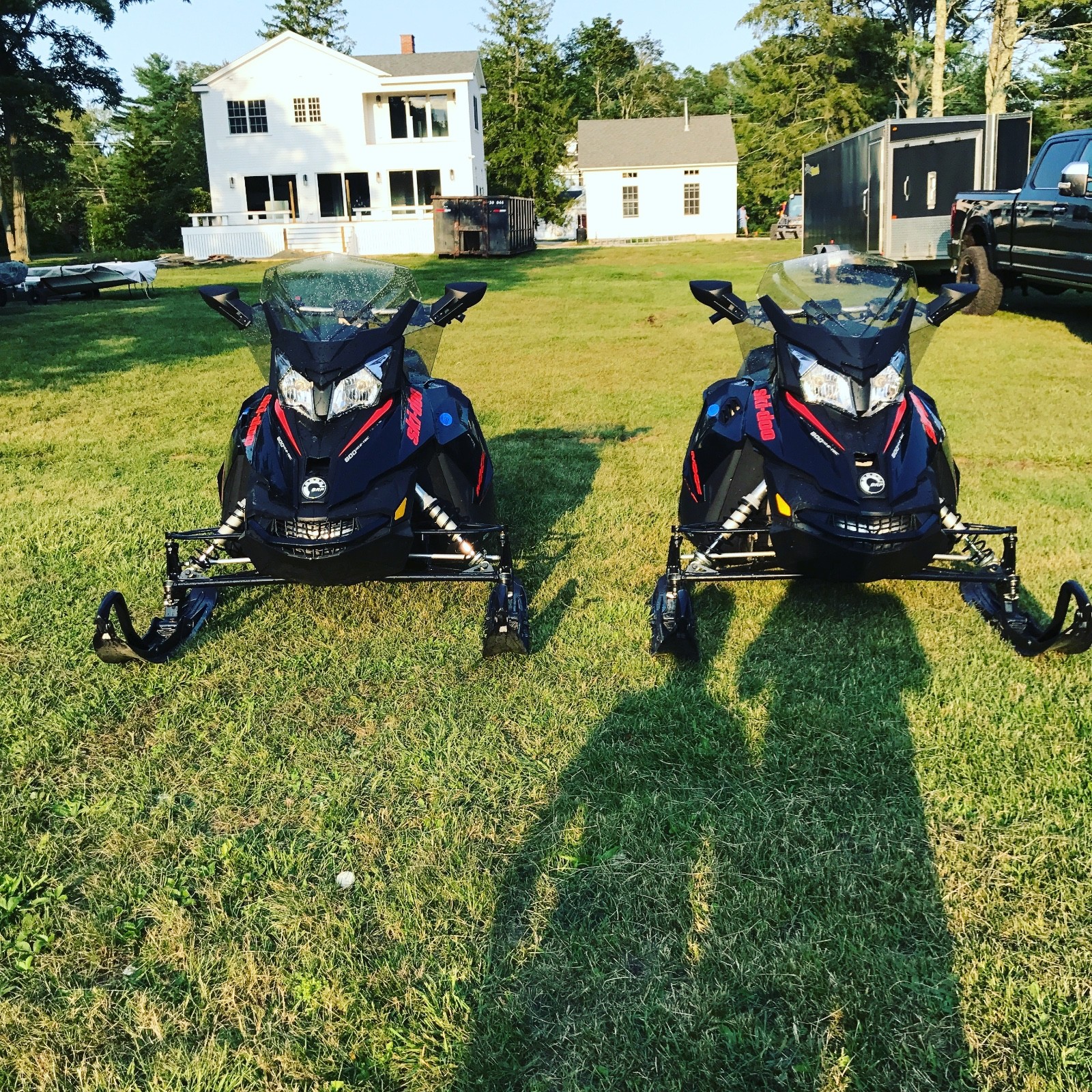 Two Skidoo MXZ TNT 600 HO E-TEC IN MINT CONDITION!!