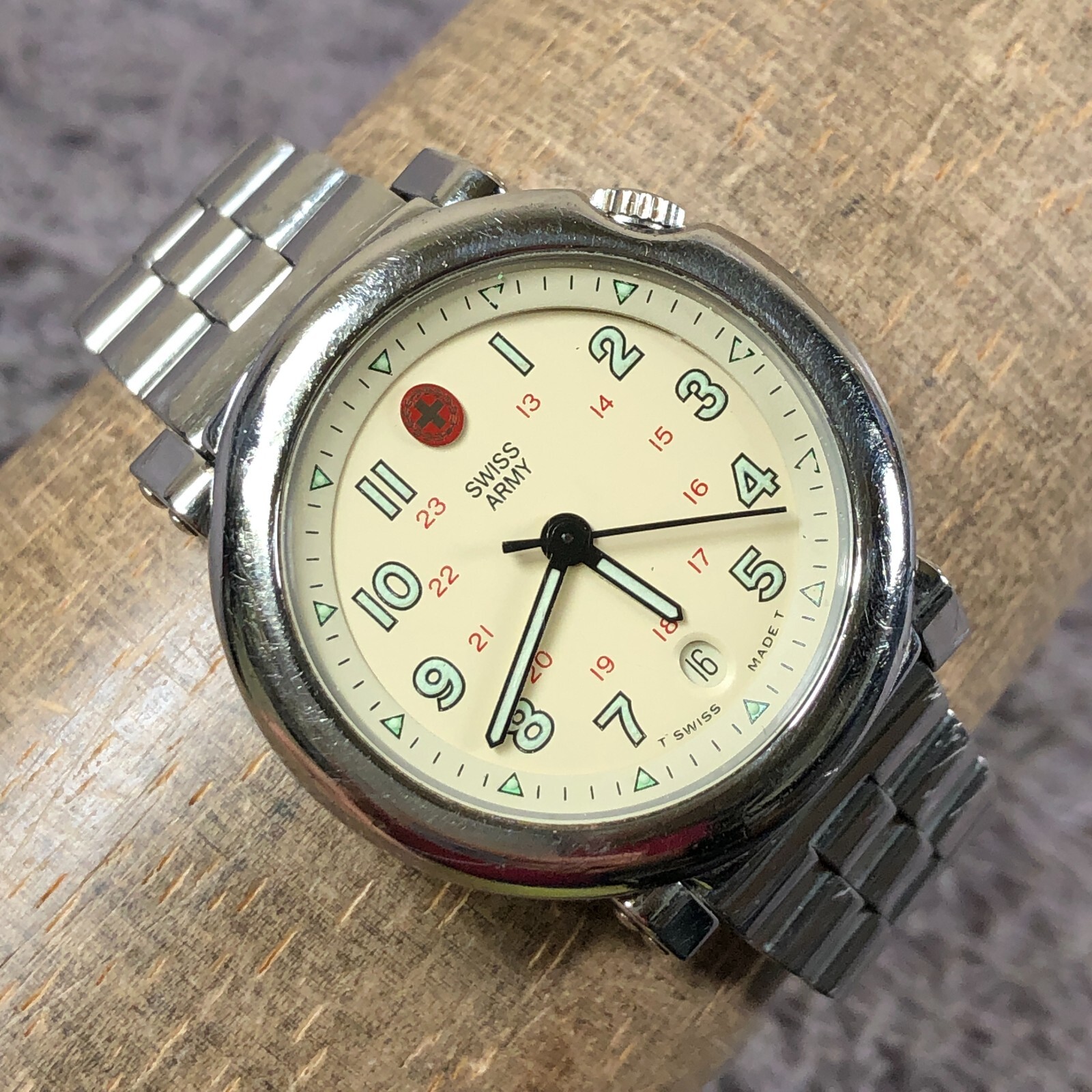 Vintage Victorinox Swiss Army Women Delta Date Silver Tone Quartz