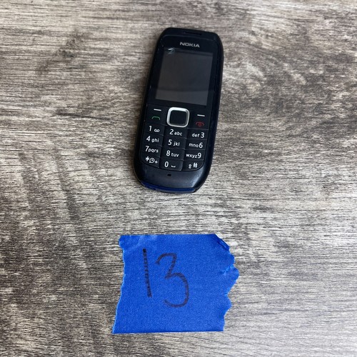 美品 特別価格 グローバル版 NOKIA Simフリー Model 1616 Nokia 1616-2 / 1616 - Black and Blue ( GSM ) Rare Cellular
