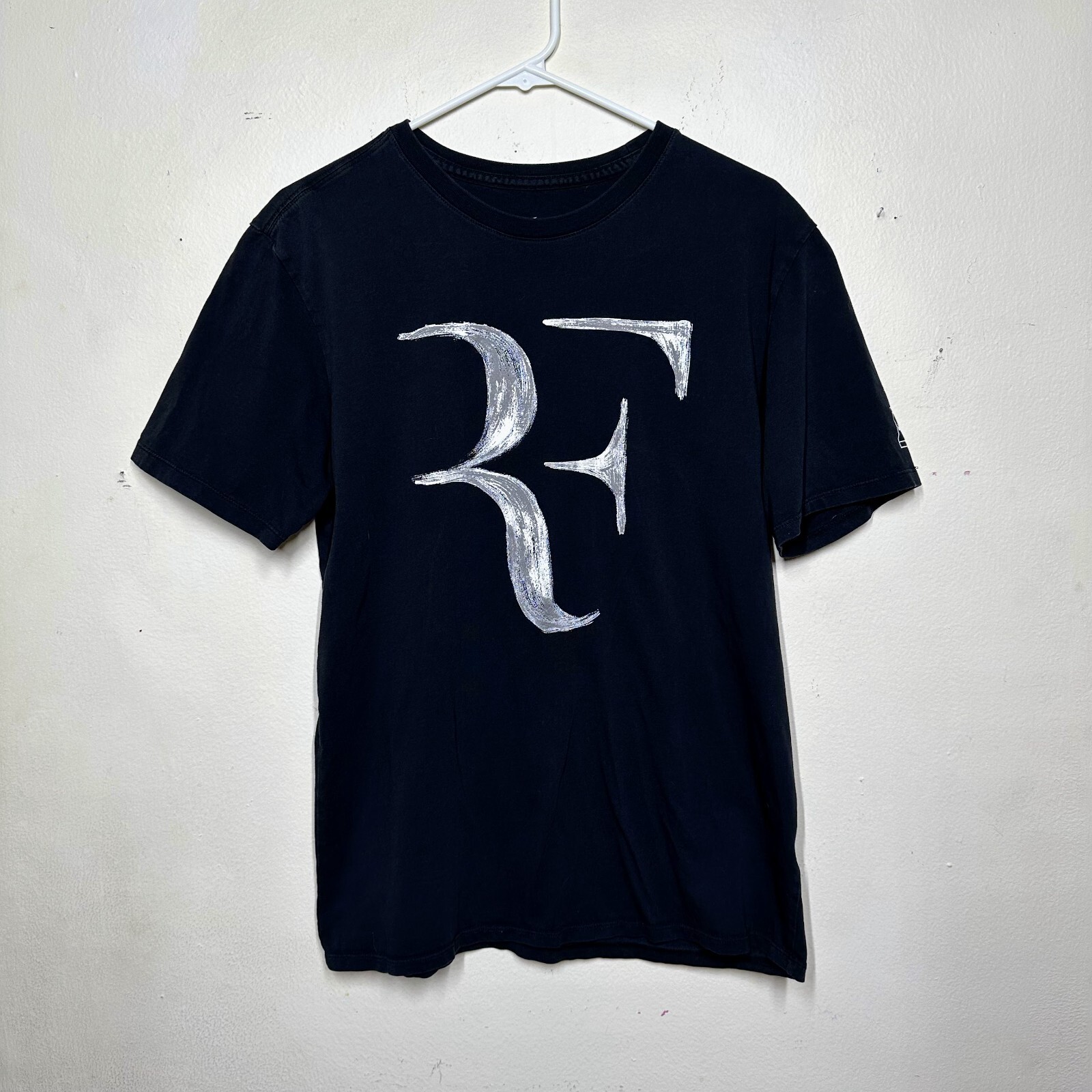 記念グッズ NIKE FEDERER 19GS WIN T-SHIRT US SIZE M The Nike Tee Roger Federer RF Tennis T Shirt Nikecourt