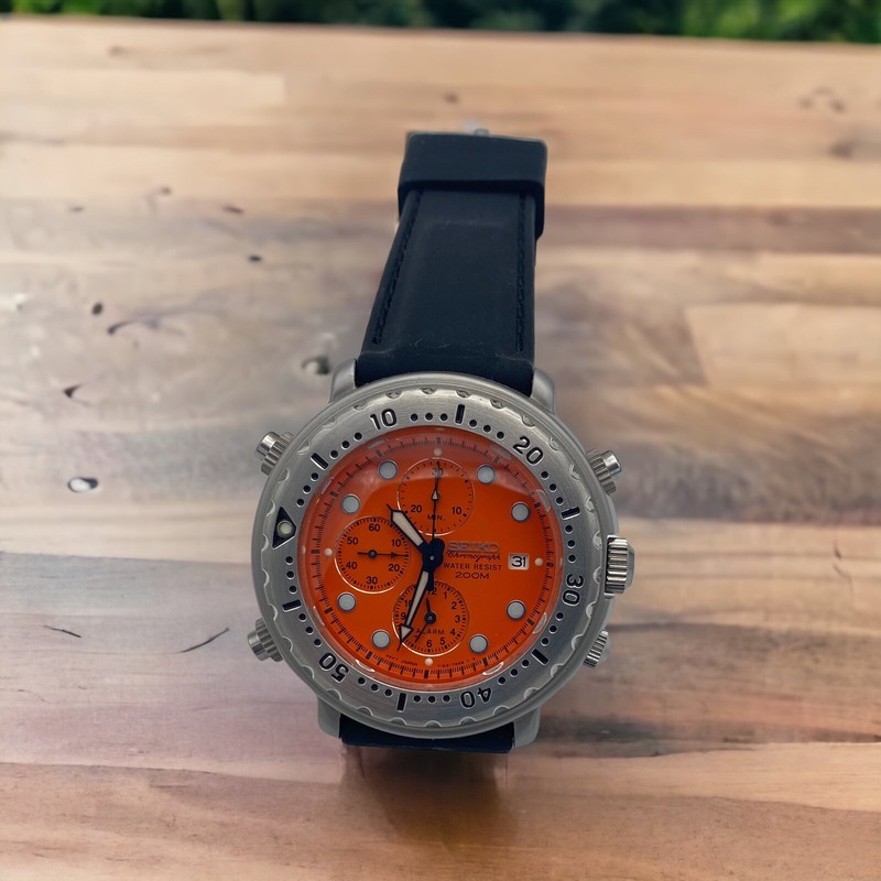 Montre Chronographe Seiko Tuna Y182-7c20 Rare Dans La Coloration Orange