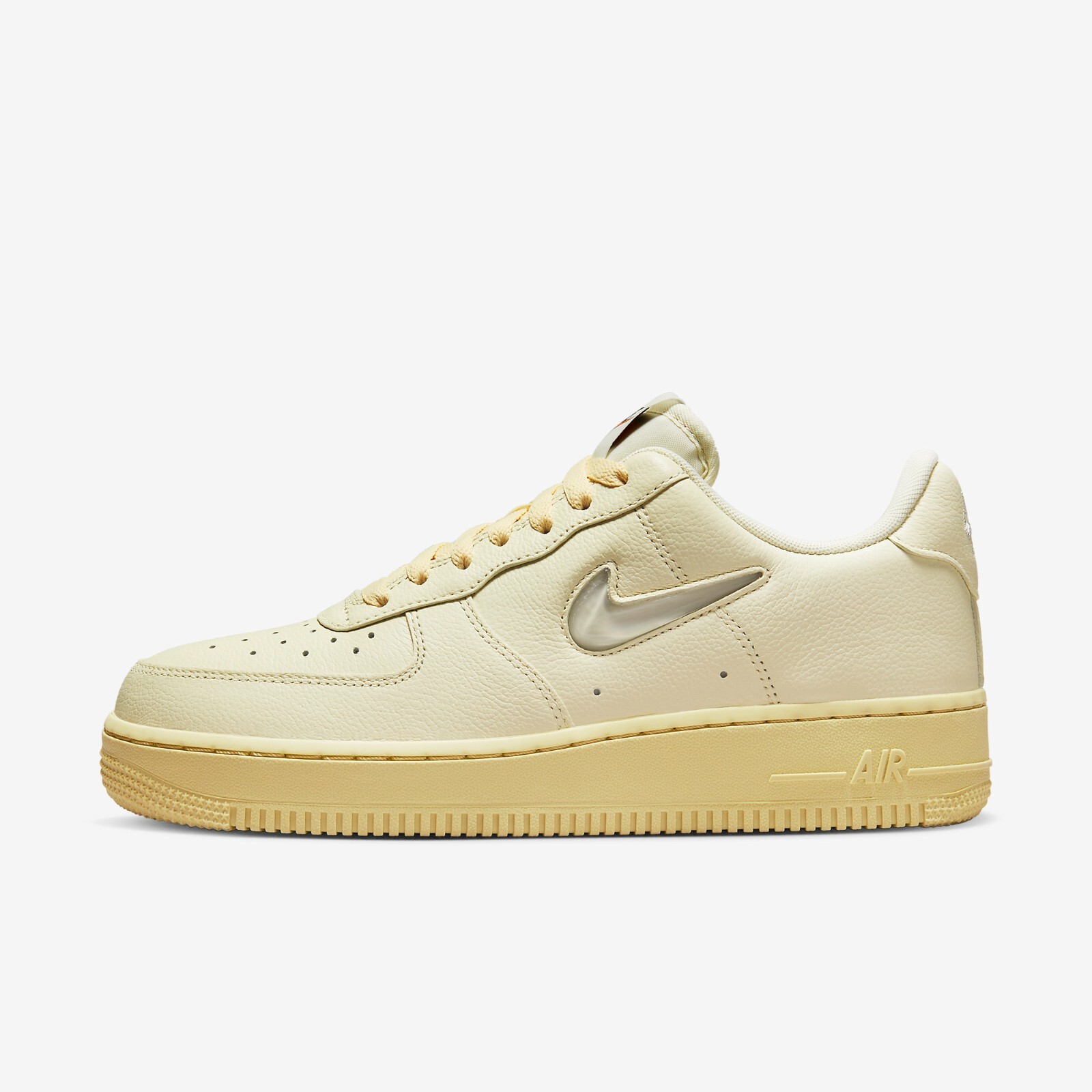 Женские кроссовки Nike Air Force 1 07 LX Coconut Milk and Lemon Wash DO9456-100 Snea