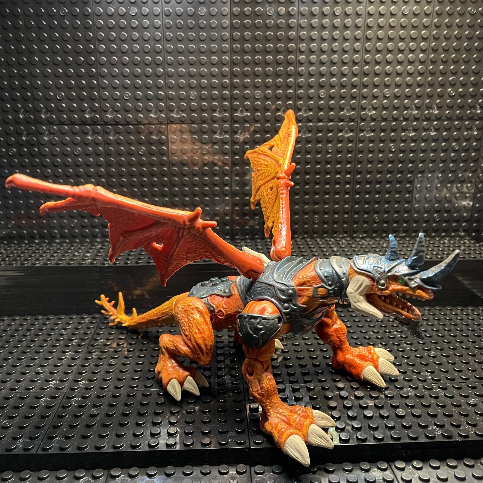 RARE Mega Bloks Metal Ages Lead Armor Dragon Fearswoop 9692 Figure