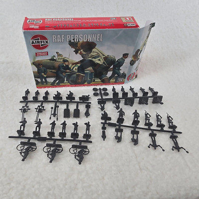 Airfix RAF Personnel 1/76  40 Piece Plastic Toy Soldiers  A00747V  Unpunched