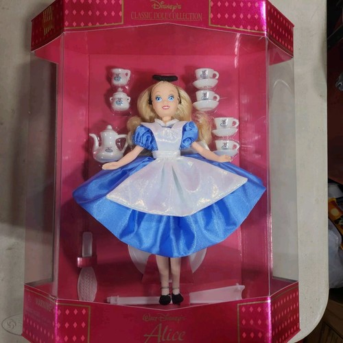 激レア　Disney The me Park Collection Alice NEW Disney Theme Park Collection Alice in Wonderland