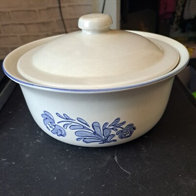 Pfaltzgraff Yorktowne Lidded Casserole Dish 2 Qt No. 315