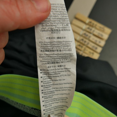 UNDER ARMOUR ATHLETIC LEGGINGS BLACK WHITE GEO RUNNING YOGA GIRLS SZ YSM S EUC