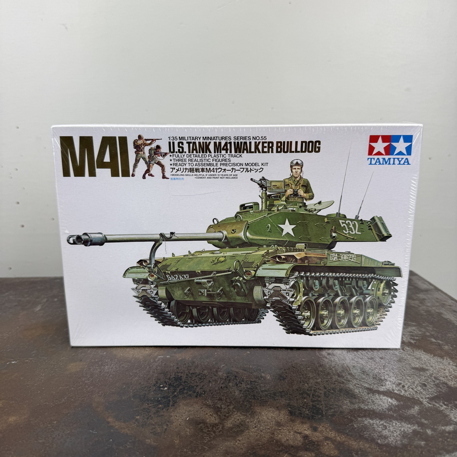 Tamiya 1:35 U.S. Tank M41 Walker Bulldog Plastic Model Kit 35055 - New / Sealed