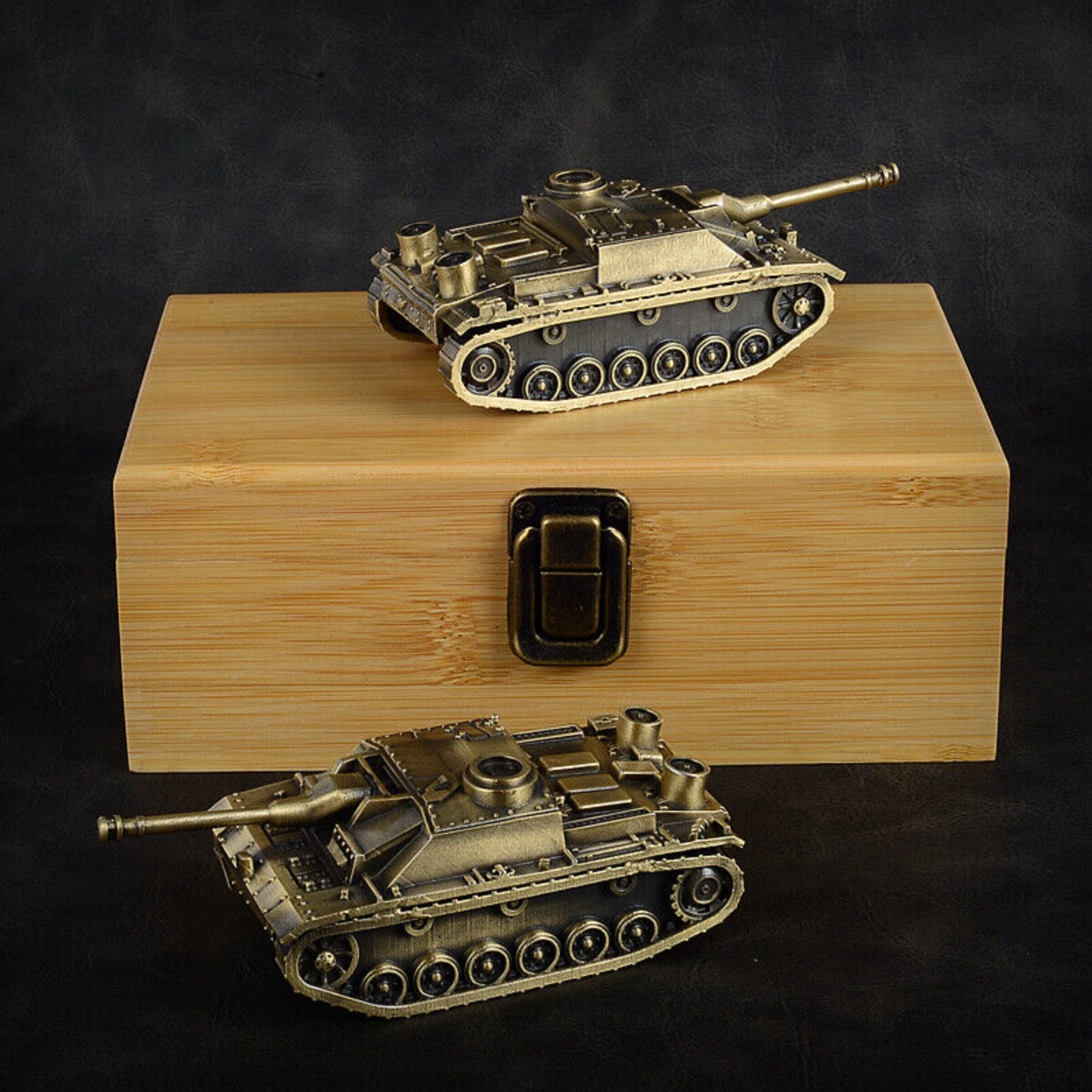 1:60 WW II Germany Sturmgeschütz III Tank Model All-metal