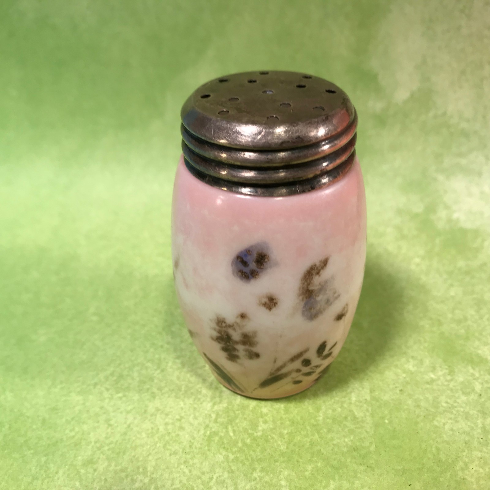 B17 Antique EAPG Milk Glass Salt Shaker Barrel Shape Pink Background Short 2-1/2