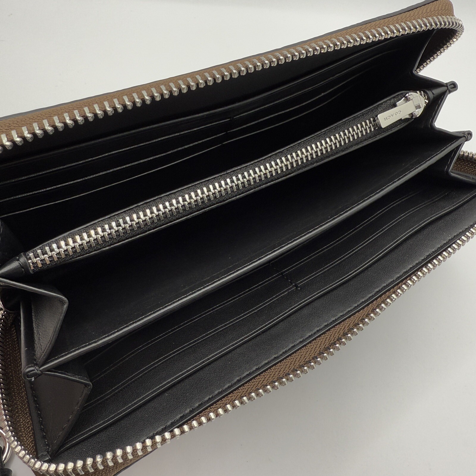 NWT Coach Long Zip Around Wallet In Signature Canvas With NWT Coach Long Zip Around Wallet In Signature Canvas With