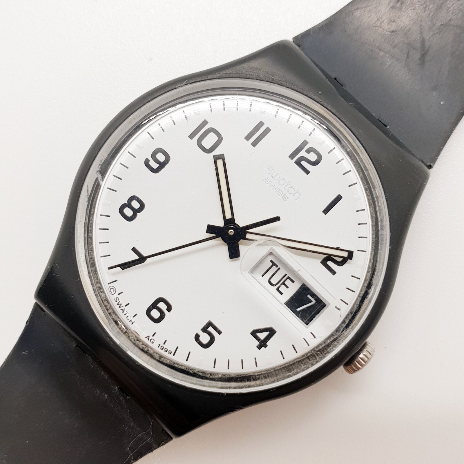 【T157】Swatch 1990年代 ブラックレザー 時計　ソーラー　自動巻 $_57.JPG?set_id=880000500F