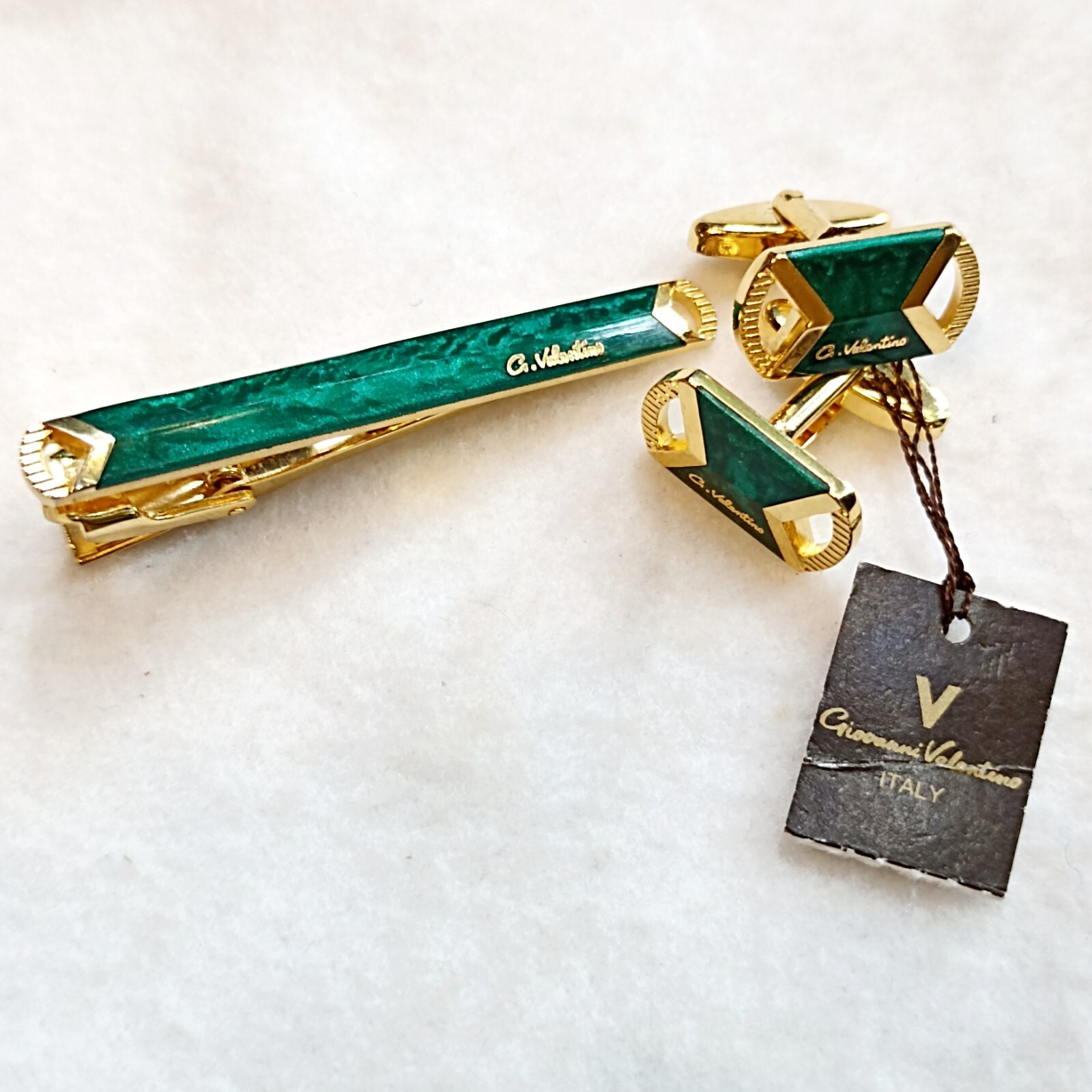 Auth Garavani Valentino Italy Gold Tone Cufflinks Set with